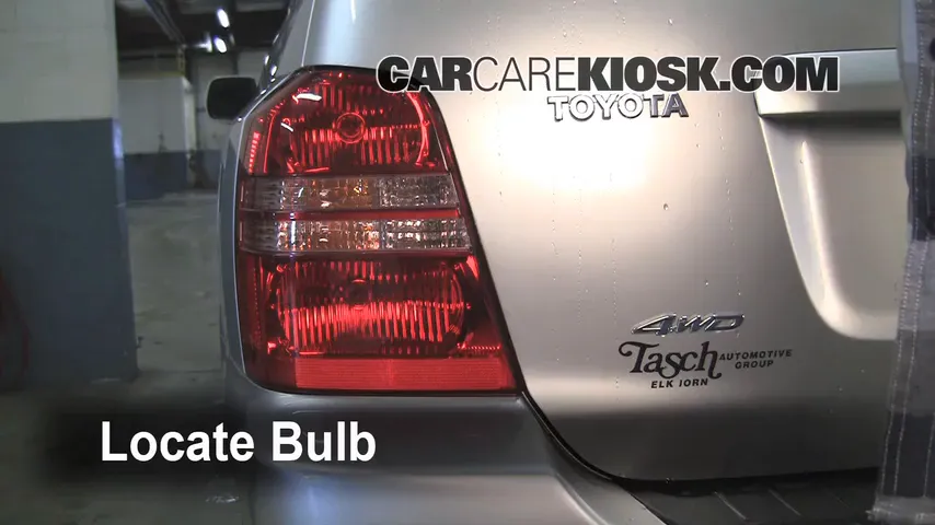2002 Toyota Highlander Limited 3.0L V6 Lights Turn Signal - Rear (replace bulb)